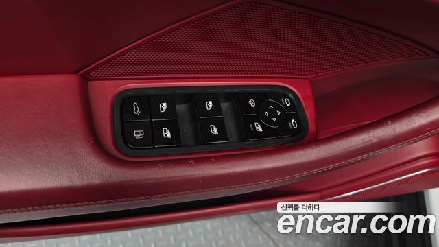 Porsche Panamera 2018 — photo 28