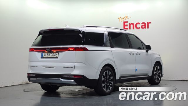 Kia Canival 2021 — photo 2