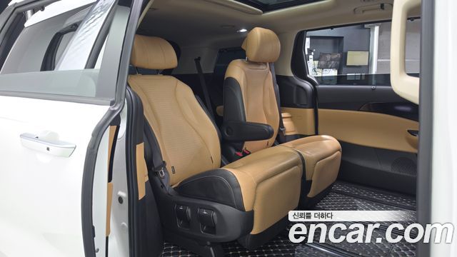 Kia Canival 2021 — photo 18