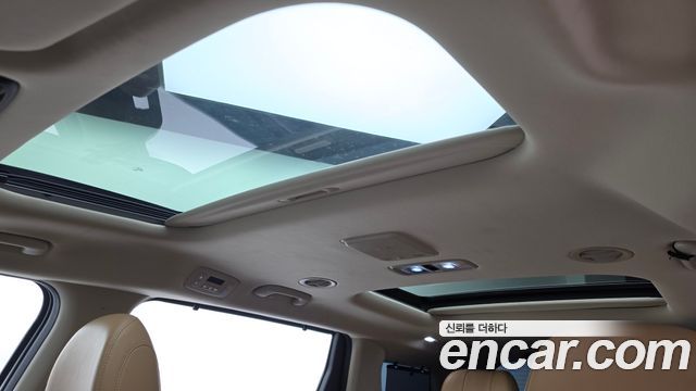 Kia Canival 2021 — photo 24
