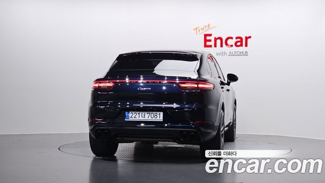 Porsche Cayenne 2023 — photo 4