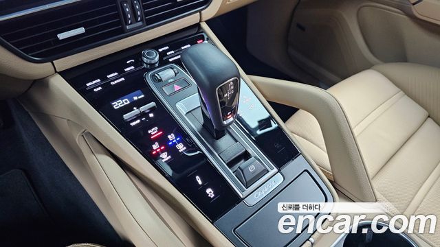 Porsche Cayenne 2023 — photo 12