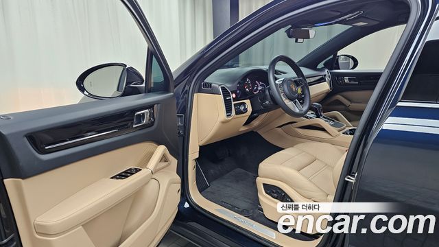 Porsche Cayenne 2023 — photo 13