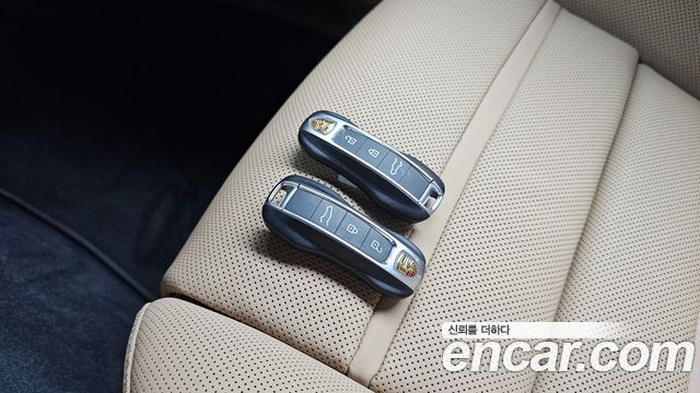 Porsche Cayenne 2023 — photo 21