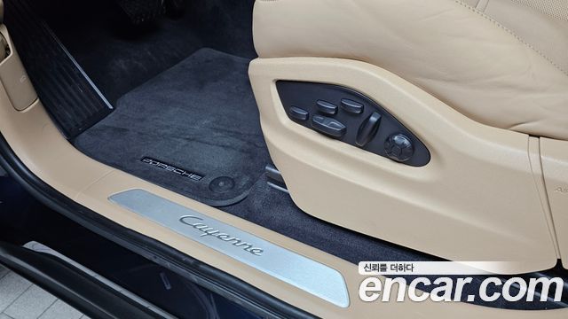 Porsche Cayenne 2023 — photo 22