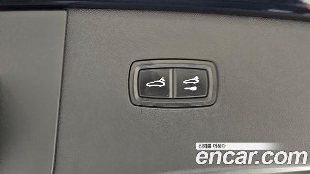 Porsche Cayenne 2023 — photo 24