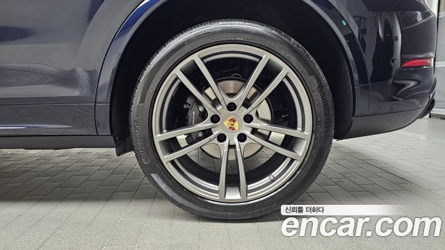Porsche Cayenne 2023 — photo 7