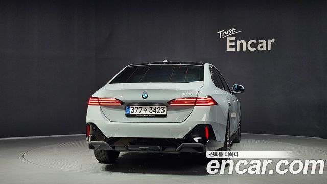 BMW 5-Series 2025 — photo 4