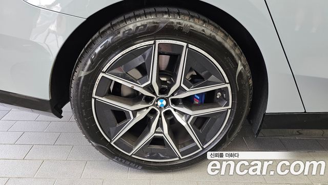 BMW 5-Series 2025 — photo 5