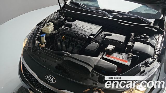 Kia K5 2011 — photo 6