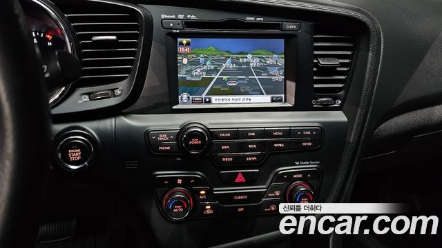 Kia K5 2011 — photo 16