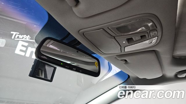 Kia K5 2011 — photo 18