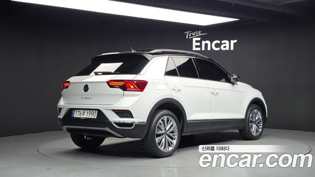 Volkswagen T-Roc 2022 — photo 2