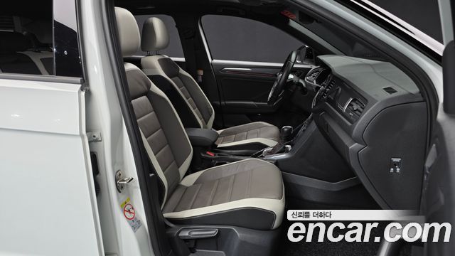 Volkswagen T-Roc 2022 — photo 17