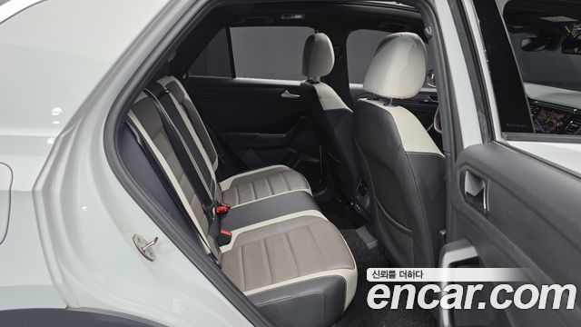 Volkswagen T-Roc 2022 — photo 18