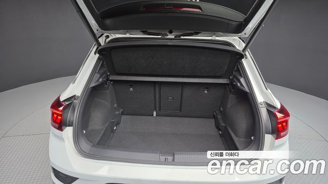 Volkswagen T-Roc 2022 — photo 26