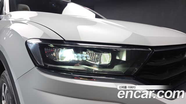 Volkswagen T-Roc 2022 — photo 8