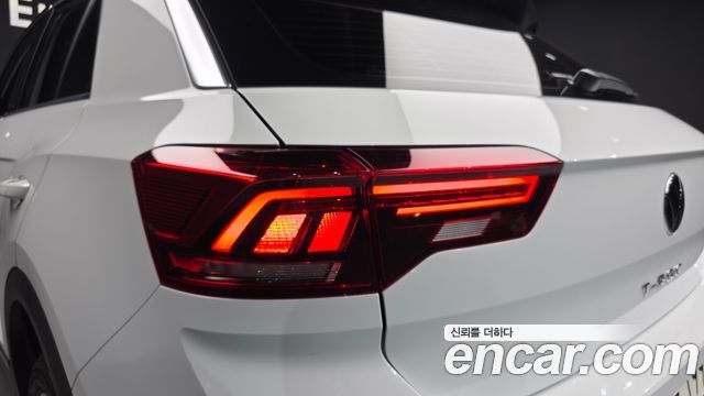 Volkswagen T-Roc 2022 — photo 9