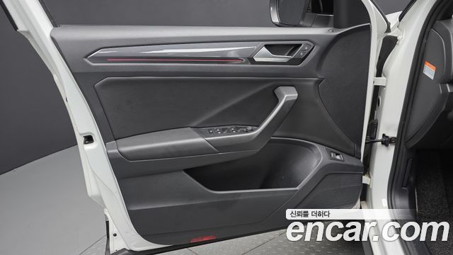 Volkswagen T-Roc 2022 — photo 14