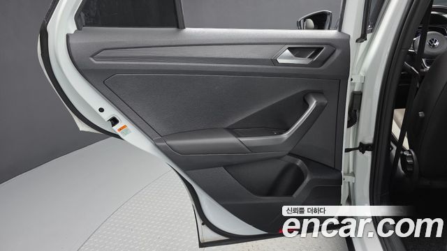 Volkswagen T-Roc 2022 — photo 15