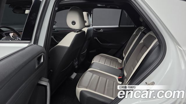 Volkswagen T-Roc 2022 — photo 16