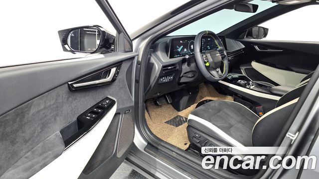 Kia EV6 2022 — photo 13