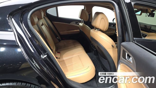 Genesis G70 2021 — photo 12