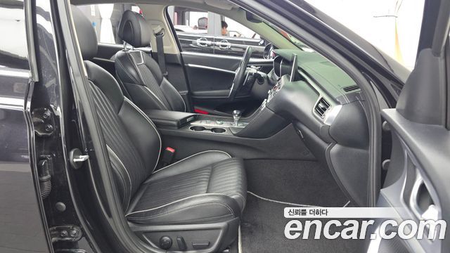 Genesis G70 2020 — photo 17