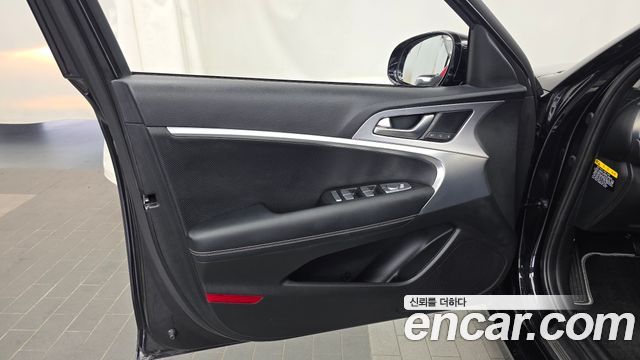 Genesis G70 2020 — photo 32