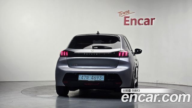 Peugeot 208 2022 — photo 4