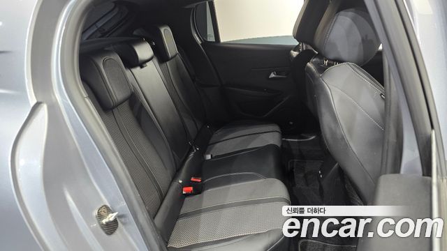 Peugeot 208 2022 — photo 17