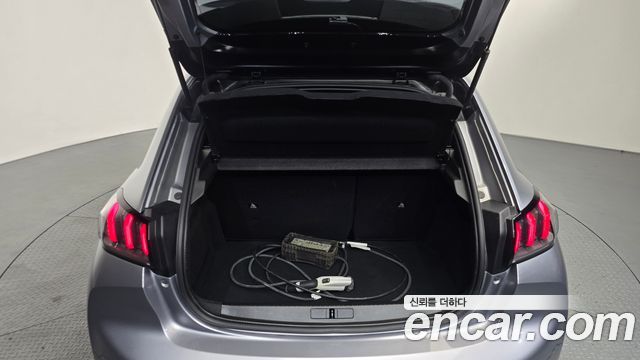 Peugeot 208 2022 — photo 21