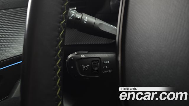 Peugeot 208 2022 — photo 25