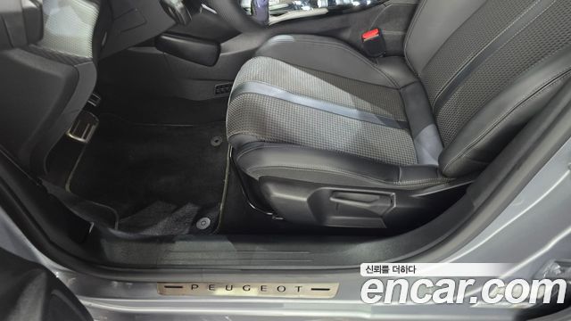 Peugeot 208 2022 — photo 29