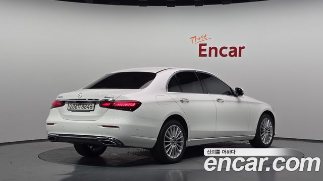 Mercedes-Benz E-Class 2021 — photo 2