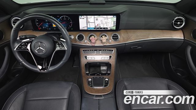 Mercedes-Benz E-Class 2021 — photo 10