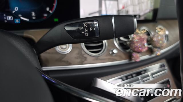 Mercedes-Benz E-Class 2021 — photo 12