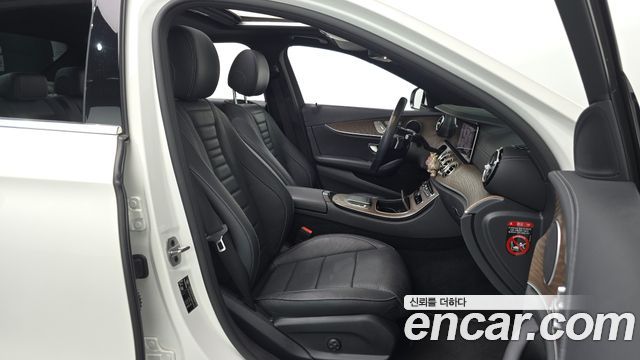 Mercedes-Benz E-Class 2021 — photo 17