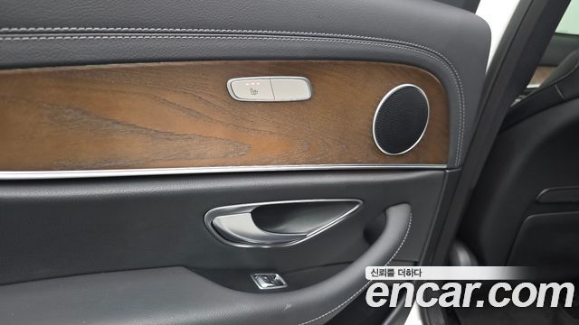 Mercedes-Benz E-Class 2021 — photo 27