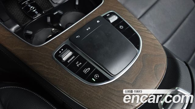 Mercedes-Benz E-Class 2021 — photo 33
