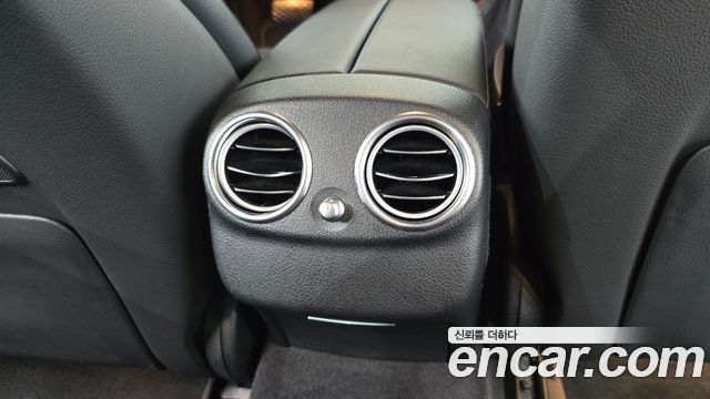 Mercedes-Benz E-Class 2021 — photo 35