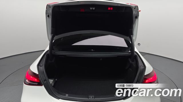 Mercedes-Benz E-Class 2021 — photo 36