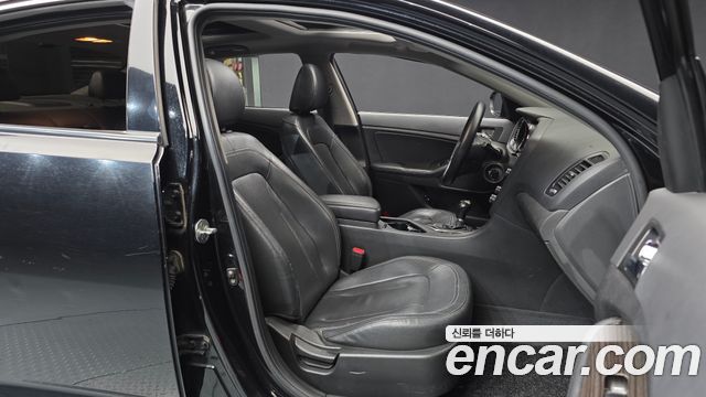 Kia K5 2011 — photo 11