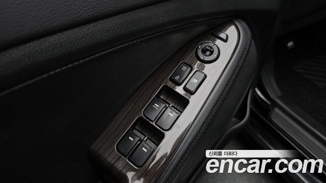 Kia K5 2011 — photo 17