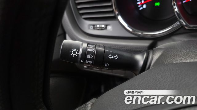 Kia K5 2011 — photo 18