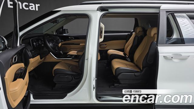 Kia Canival 2023 — photo 16