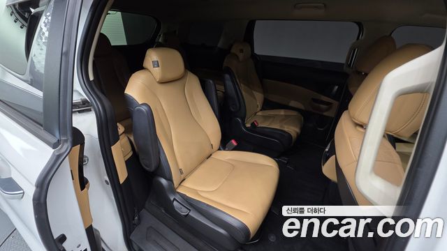 Kia Canival 2023 — photo 18