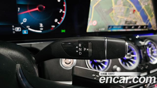 Mercedes-Benz E-Class 2022 — photo 9