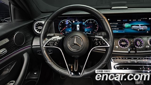 Mercedes-Benz E-Class 2022 — photo 13