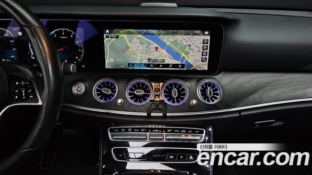 Mercedes-Benz E-Class 2022 — photo 14